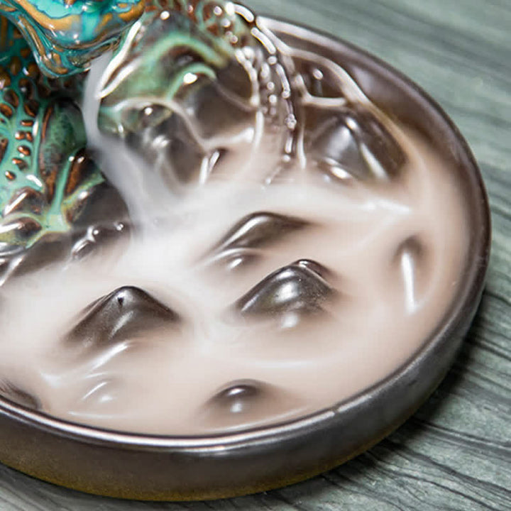 Decoración de quemador de incienso de fuente de humo de reflujo de cerámica con patrón de dragón