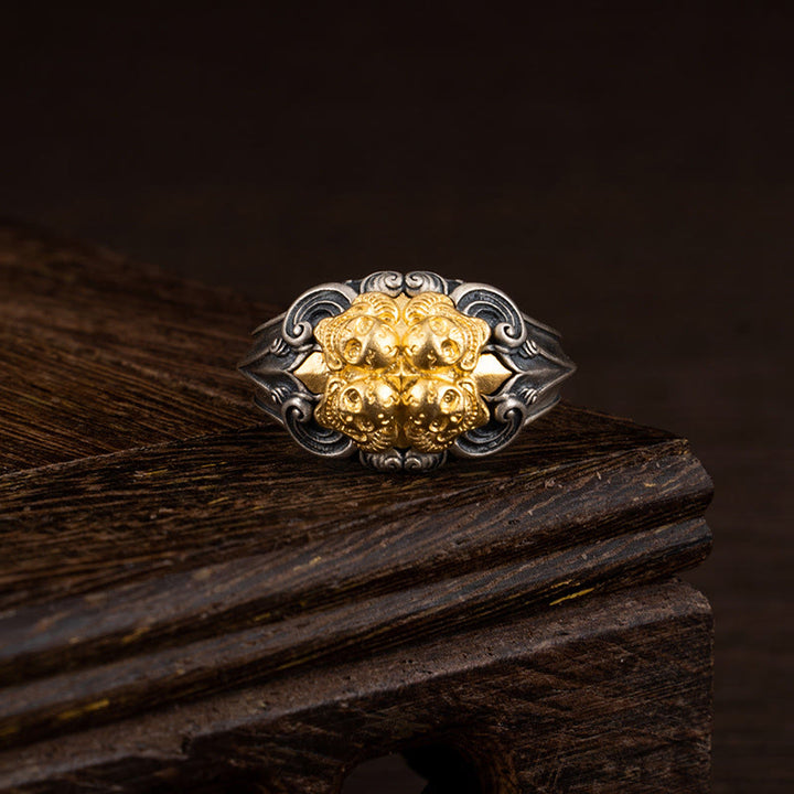 Anillo ajustable con protección de calavera tibetana de plata de ley 925 con Buddha Stones