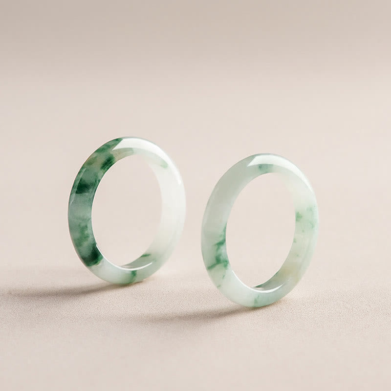 Anillo de abundancia de suerte de jade verde natural con Buddha Stones