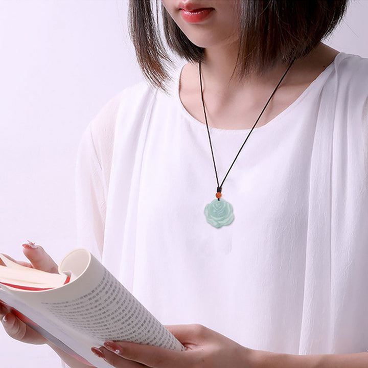 Collar con colgante de cadena con Buddha Stones, diseño de loto, Jade, abundancia y prosperidad