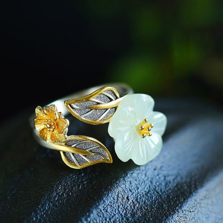 Anillo de la suerte de la hoja de la flor del ciruelo del jade blanco del cobre plateado 925 de las Buddha Stones