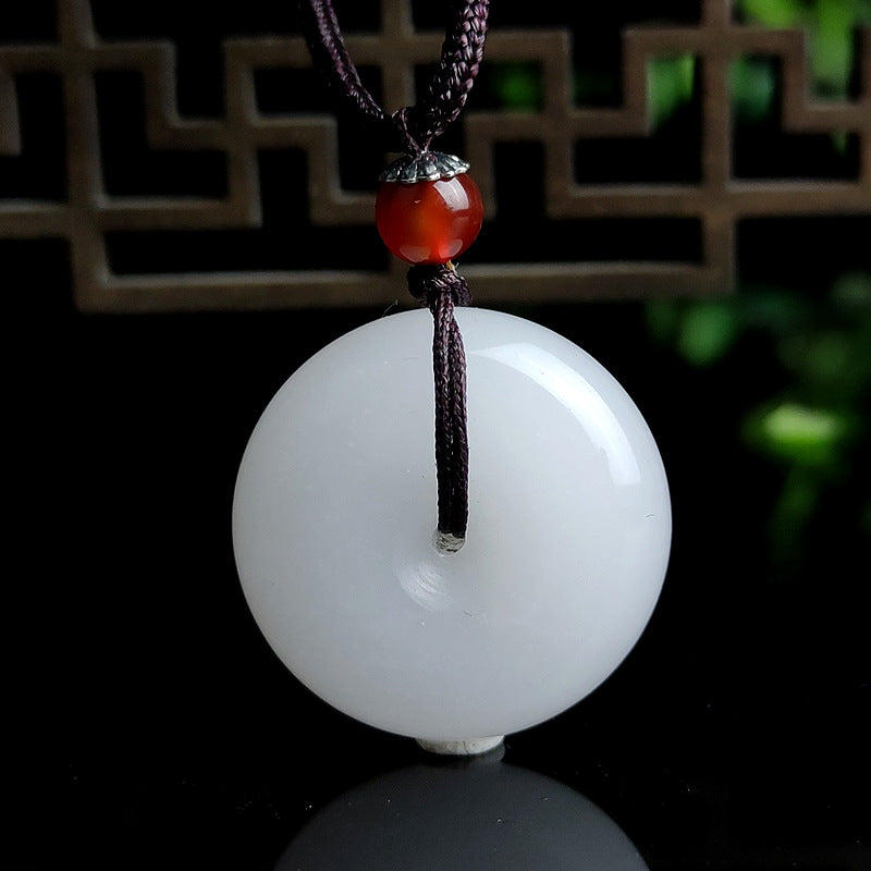 Colgante redondo de collar de bendición con hebilla de paz de jade blanco hetiano
