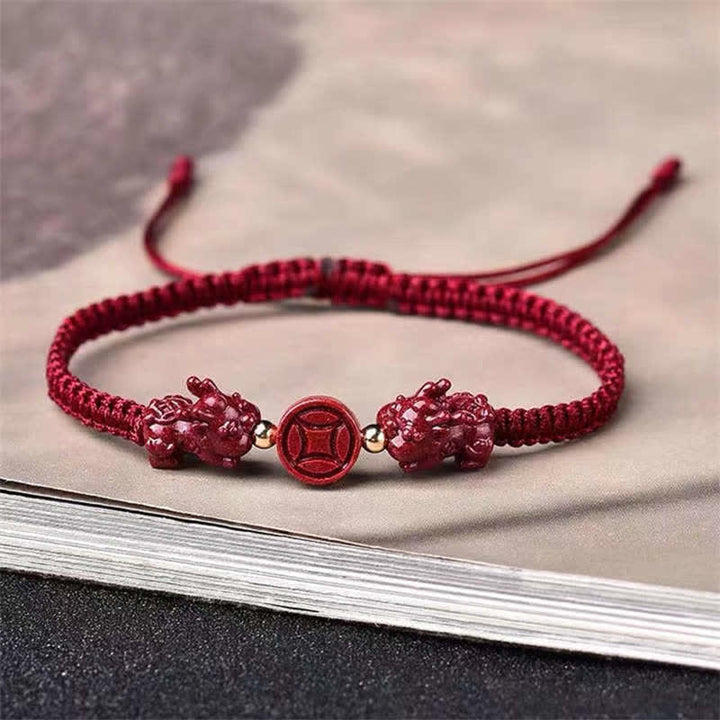 Pulsera de hilo rojo con hebilla de paz y moneda de cobre con bendición de PiXiu y cinabrio de Buddha Stones