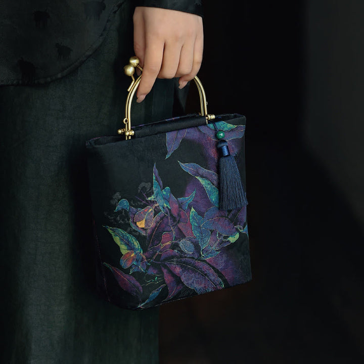 Bolso bandolera con cadena de metal, diseño de Buddha Stones y mariposas