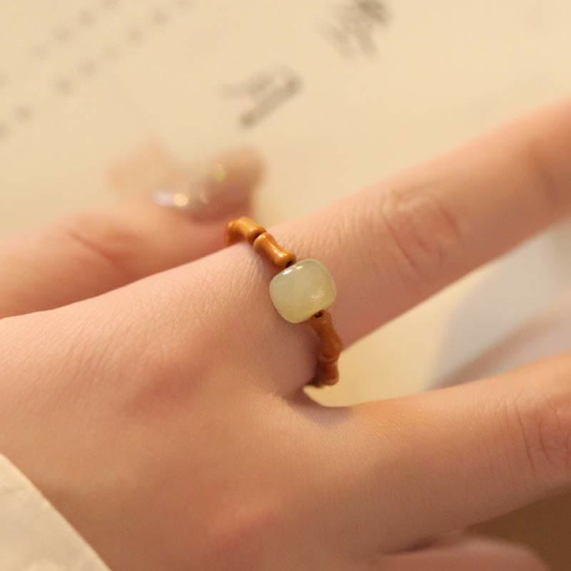 Anillo de suerte de prosperidad de bambú con cuentas de jade hetiano