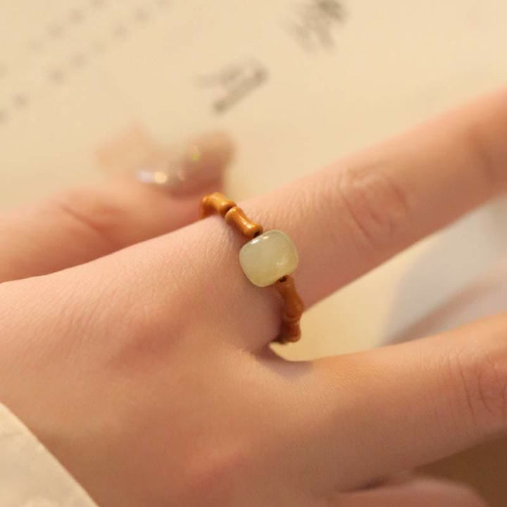 Anillo de suerte de prosperidad de bambú con cuentas de jade hetiano