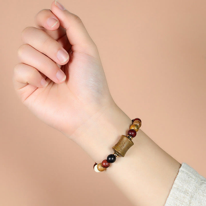 Pulsera de protección Om Mani Padme Hum de sándalo multicolor del Tíbet