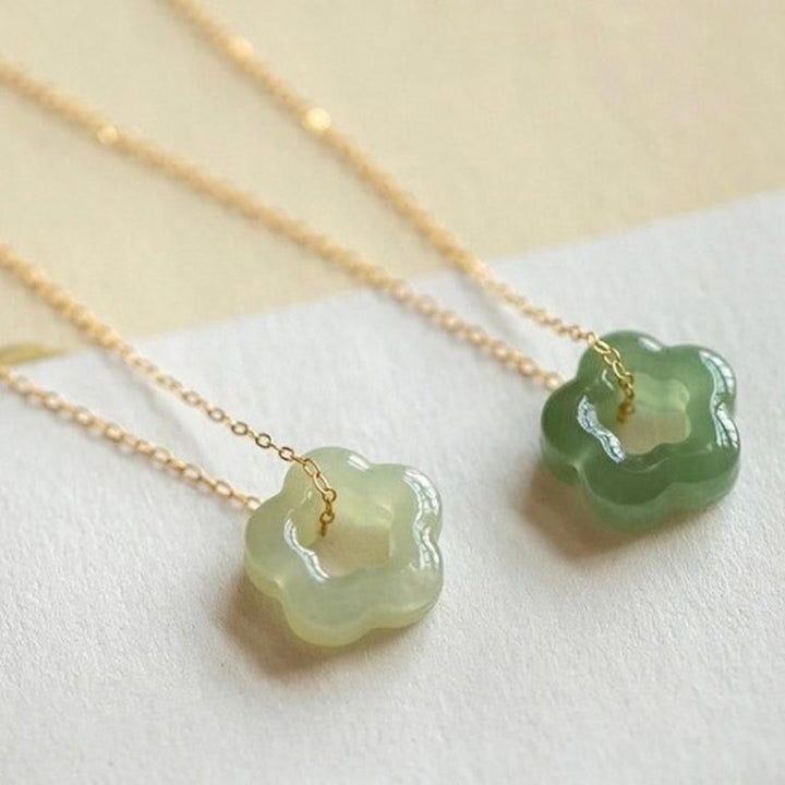 Colgante de collar con dije floral de la suerte de jade cian de jade hetiano con Buddha Stones