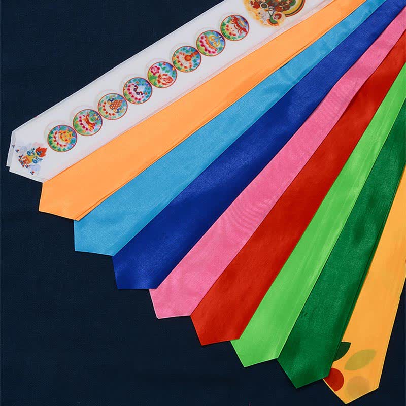 Bandera de oración con la flecha de la suerte y los ocho símbolos auspiciosos tibetanos para decoración del hogar. - image 3