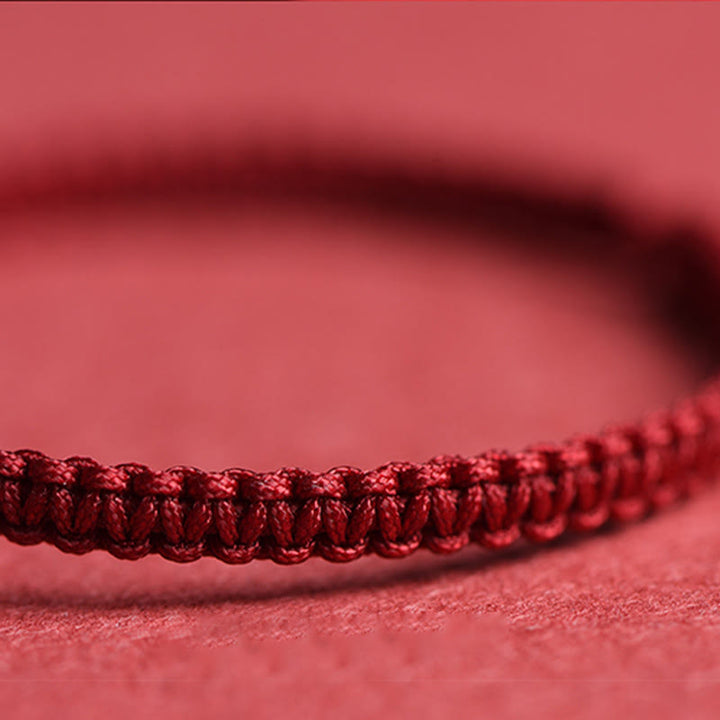Pulsera de hilo rojo con Buddha Stones, trébol de cuatro hojas, flor de cinco pétalos, bendición de cinabrio