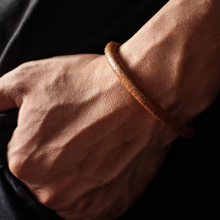 Pulsera de hebilla magnética de cobre curativa de la suerte de cuero retro con Buddha Stones