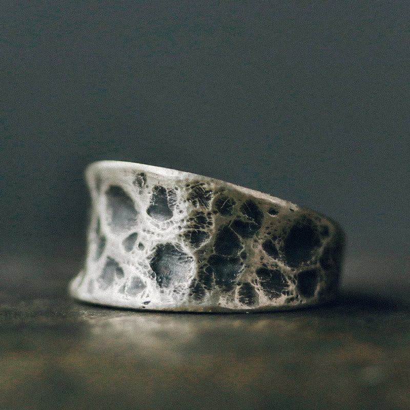Anillo de protección con diseño de textura de protuberancia de plata de ley 925 - Plata de ley 925 - image 0
