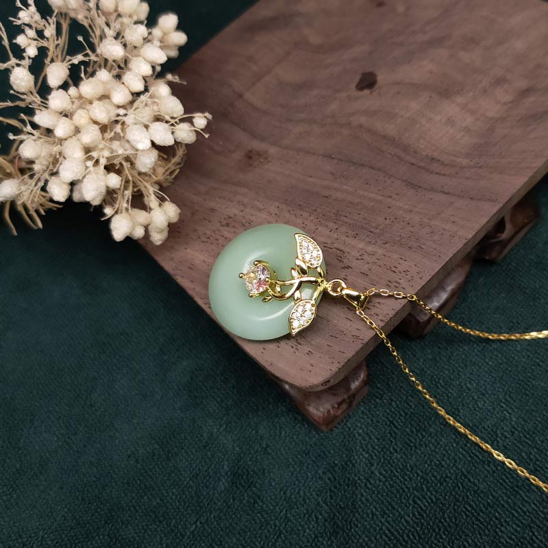 Collar con colgante de cadena con Buddha Stones, hoja de Jade redonda, bendición, fortuna