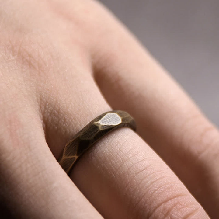 Anillo de riqueza de cobre de diseño simple tibetano con Buddha Stones