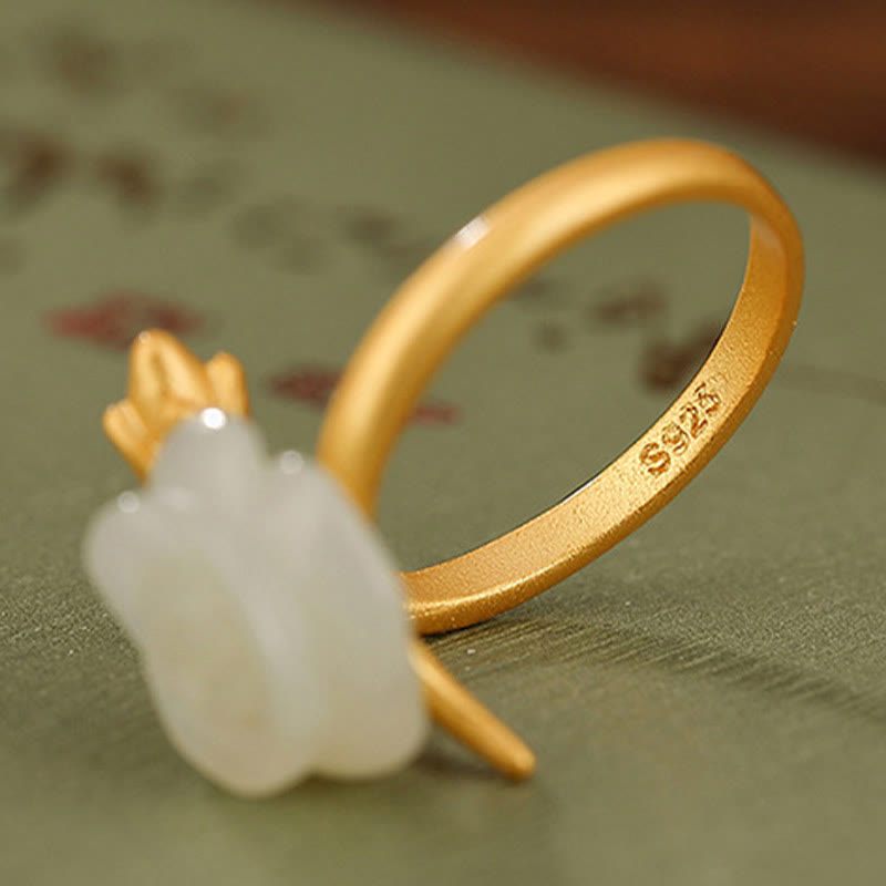 Anillo de felicidad de jade blanco hetiano con flor de rosa dorada chapada en plata de ley 925 con Buddha Stones