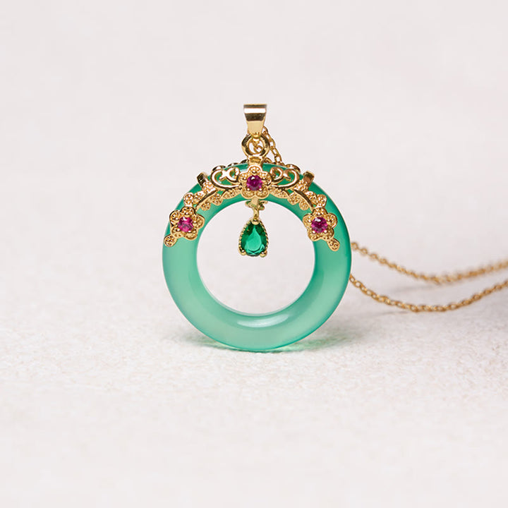 Colgante de collar de fuerza con diseño de hebilla de paz de Calcedonia verde con Buddha Stones