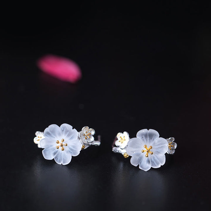 Pendientes de bendición floral de flor de ciruelo de plata de ley 925 con Buddha Stones