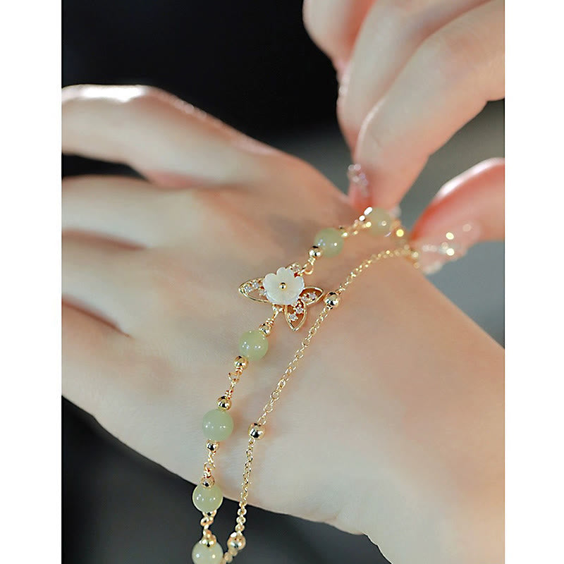 Buddha Stones Pulsera de la Suerte de Doble Capa con Flor de Piedra Tridacna y Mariposa de Jade chapada en Oro de 14 Quilates