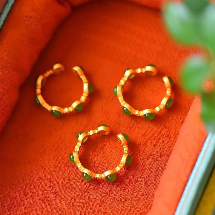 Anillo ajustable calmante curativo de jade cian con Buddha Stones