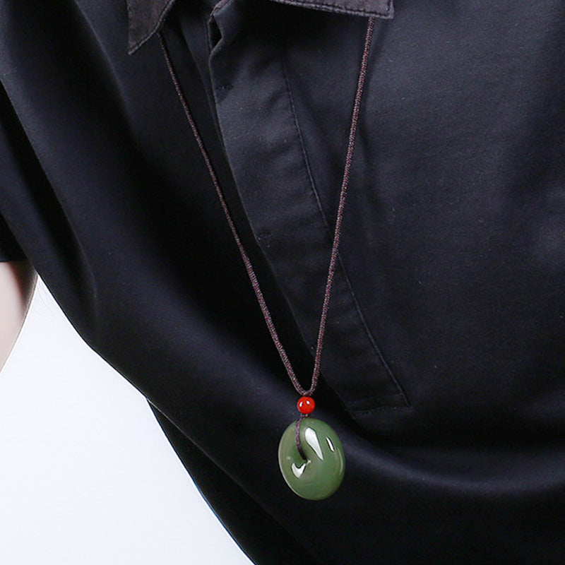 Colgante de cadena de collar de prosperidad con hebilla de paz de jade redondo natural