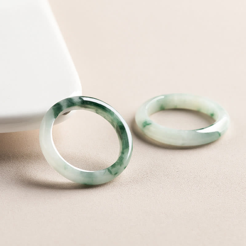 Anillo de abundancia de suerte de jade verde natural con Buddha Stones
