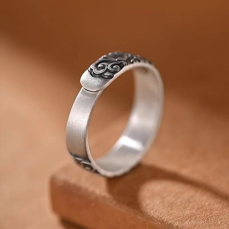 Anillo de la suerte con patrón de nubes auspiciosas vintage de Buddha Stones