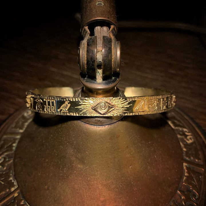 Brazalete de cobre con protección del Ojo de Horus de Buddha Stones