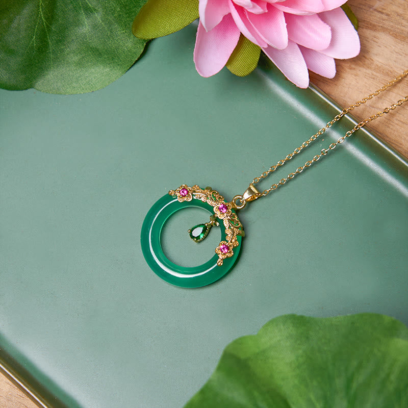Colgante de collar de fuerza con diseño de hebilla de paz de Calcedonia verde con Buddha Stones