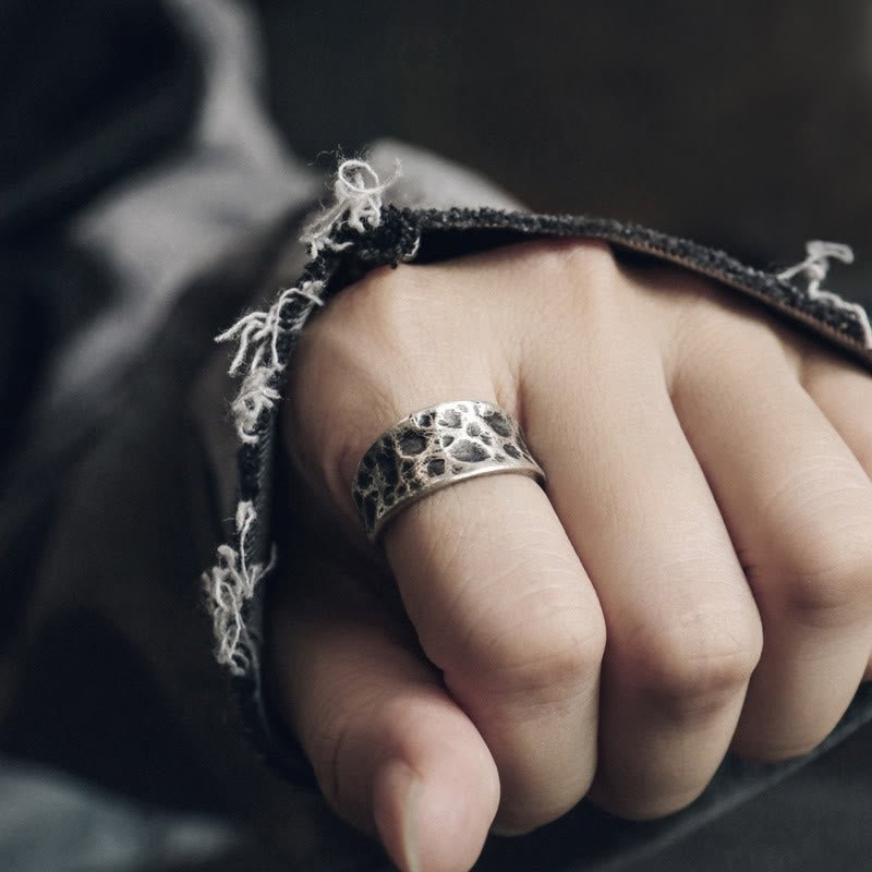 Anillo de protección con diseño de textura de protuberancia de plata de ley 925