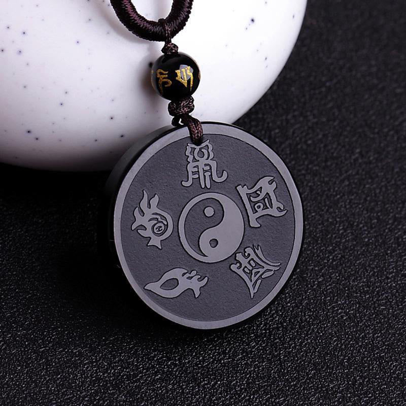 Buddha Stones Negra Natural Taoísmo Cinco Montañas Sagradas Mantra de Nueve Caracteres Tallado Fuerza Yin Yang Collar Colgante Llavero - Obsidiana negra y cuerda - image 1
