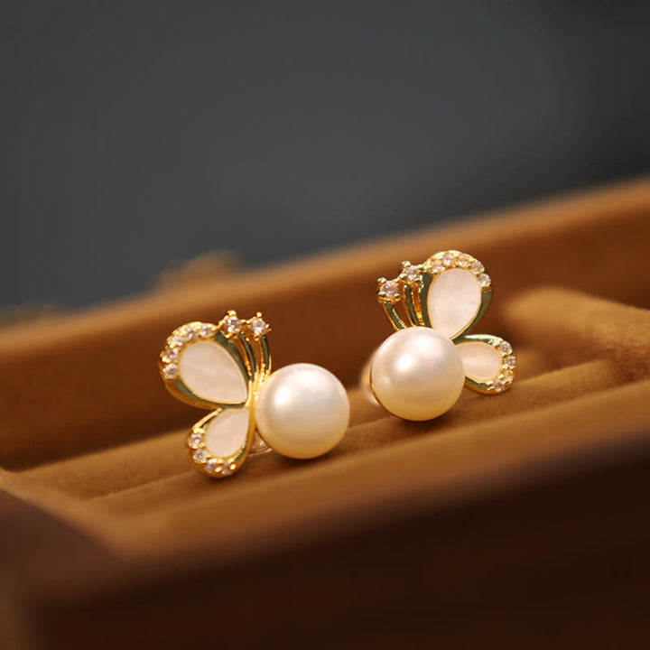 Pendientes de tuerca curativos con Buddha Stones, postes de plata de ley 925, cobre chapado en oro de 18 quilates, perlas naturales, mariposa y circonita