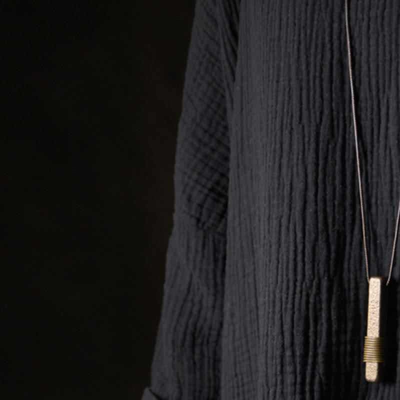 Collar con colgante de riqueza de latón y cobre con diseño texturizado vintage de Buddha Stones - image 11