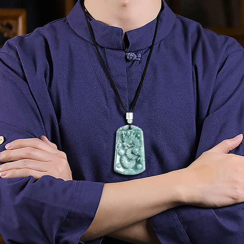 Buddha Stones Año del Dragón Dragón del Zodíaco Chino Viaja por el Mundo Collar de Fuerza de Jade Colgante