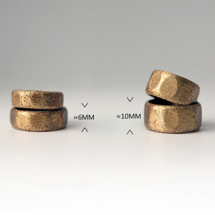 Anillo de riqueza esmerilado de latón y cobre de diseño simple tibetano