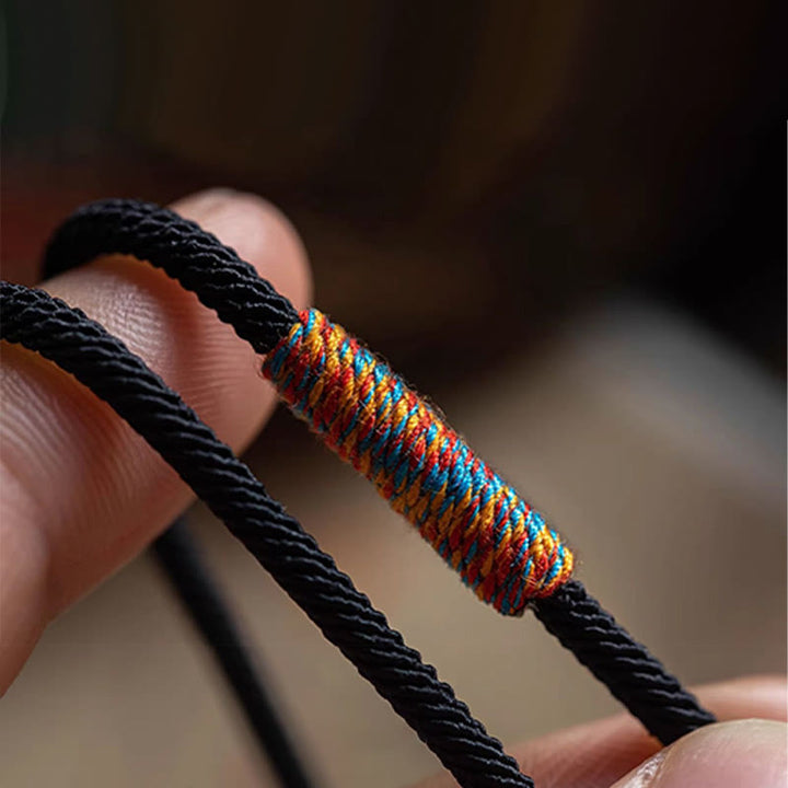 Pulsera de doble envoltura con amuleto tallado Om Mani Padme Hum tibetano con Buddha Stones