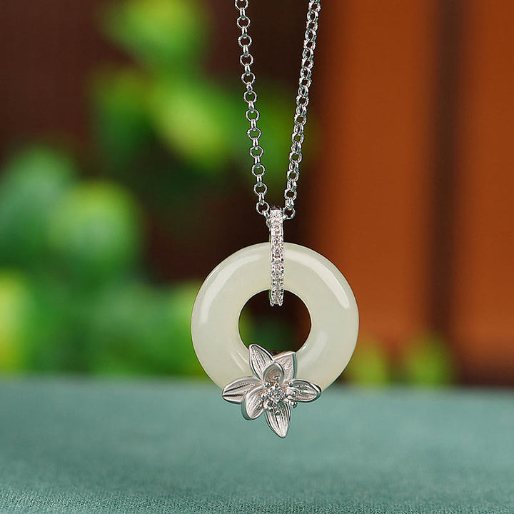 Colgante de plata de ley 925 con Buddha Stones , jade hetiano, hebilla de la paz, flor de la suerte