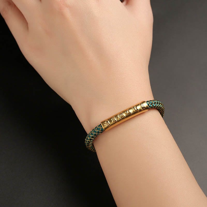 Pulsera con hebilla magnética trenzada a escala de dragón con protección Om Mani Padme Hum de plata de ley 999 hecha a mano con Buddha Stones