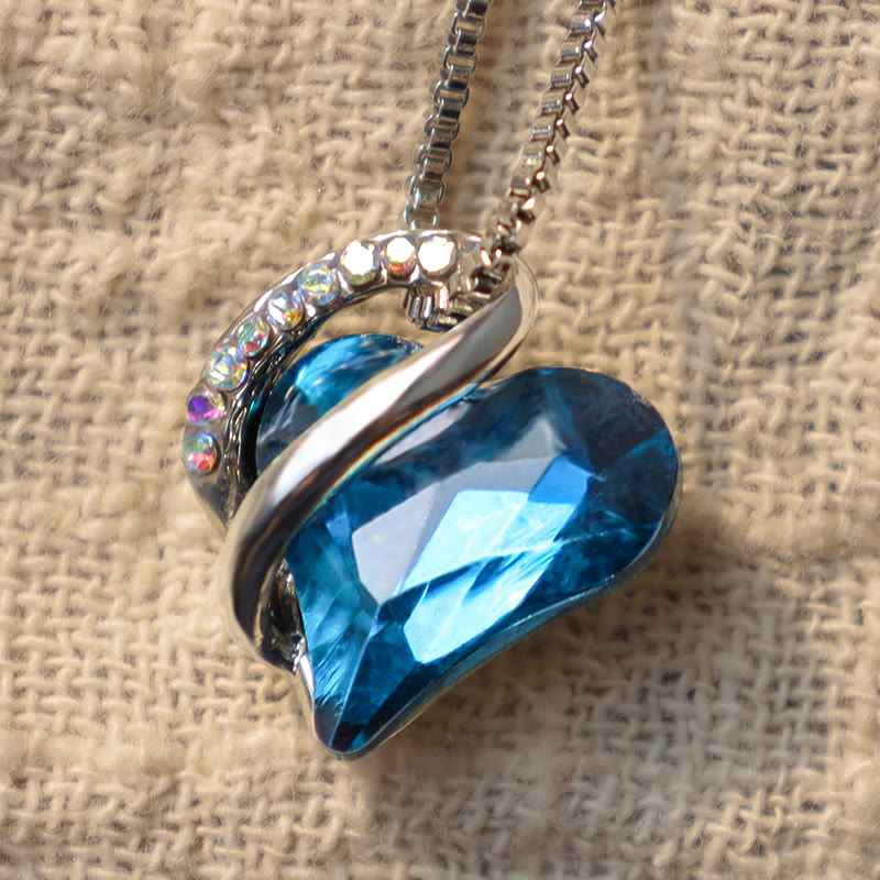 Colgante de collar de energía curativa con piedra natal de corazón de amor de Buddha Stones