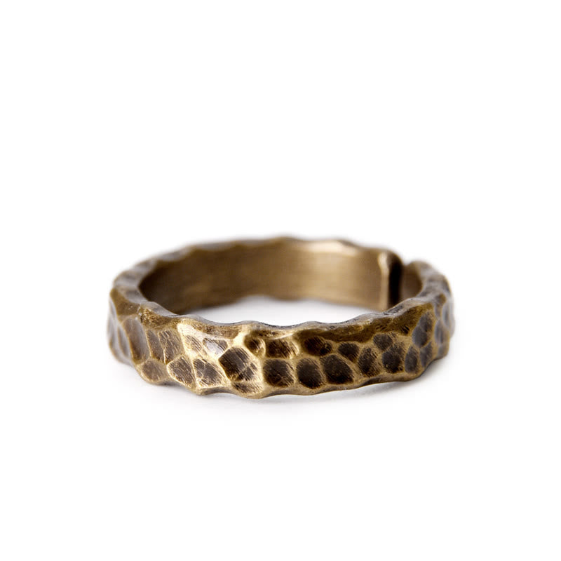 Anillo de la suerte de latón y cobre con diseño de textura tibetana