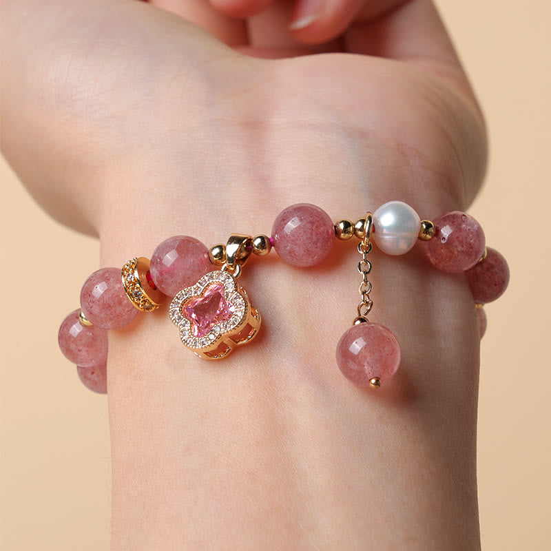 Pulsera curativa con dije de trébol de cuatro hojas y perlas de cuarzo fresa con Buddha Stones