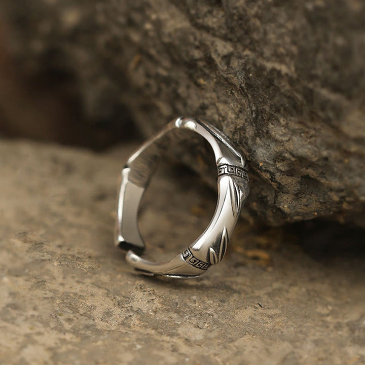 Anillo ajustable de cobre con diseño de bambú simple y Buddha Stones