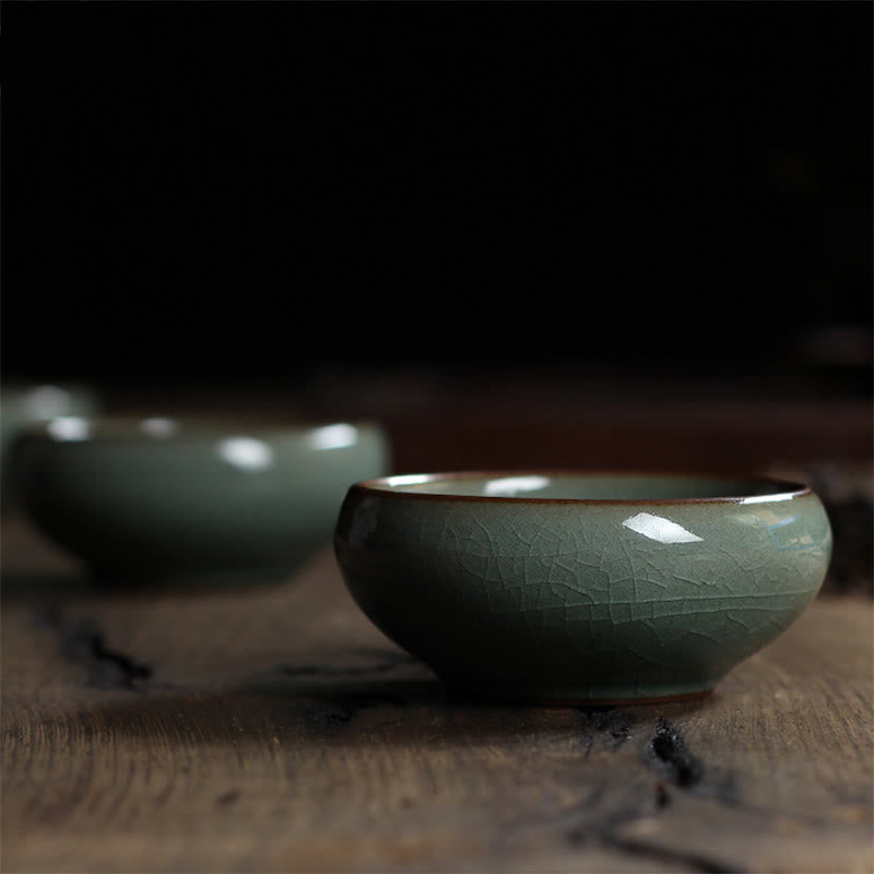 Taza de té de cerámica con forma de pez koi de colores y Buddha Stones