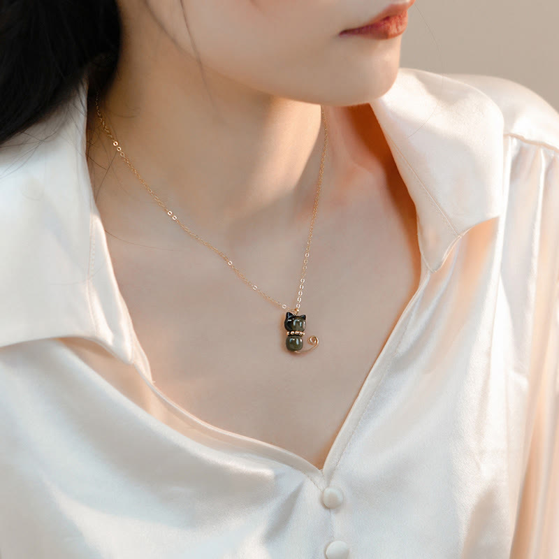 Collar con colgante de gato y gatito de la suerte, concha de jade hetiano, perla chapada en oro de 14 quilates con Buddha Stones