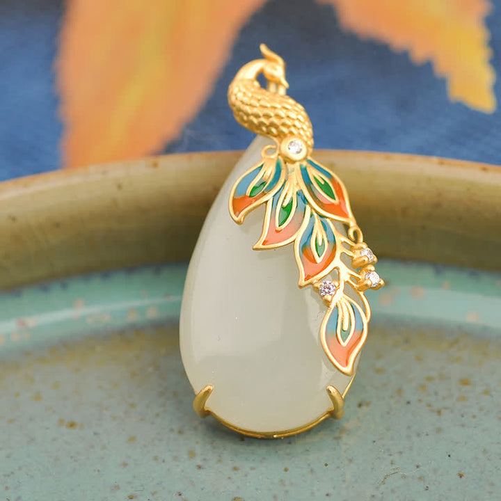 Colgante de cadena de collar de protección de pavo real de jade blanco