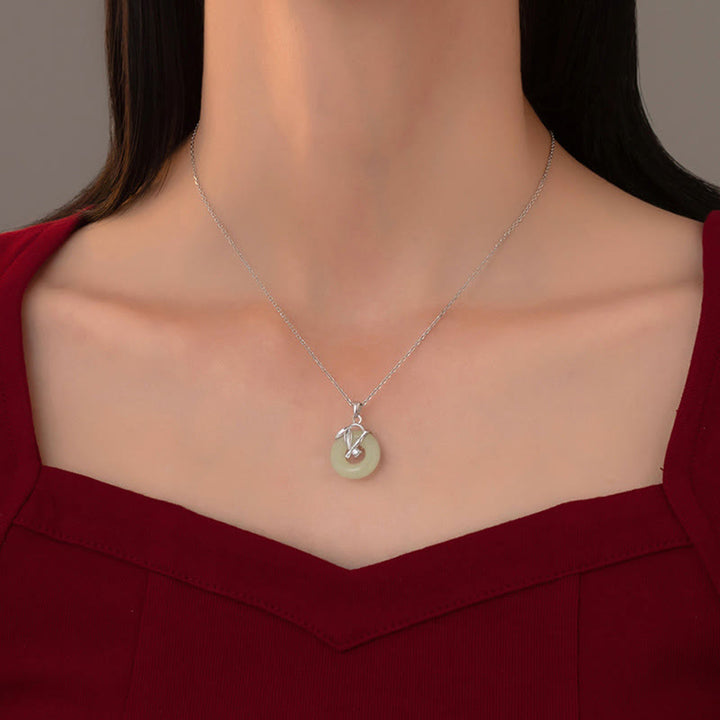 Collar con colgante de plata de ley 925 con Buddha Stones , jade hetiano, hoja de bambú, hebilla de la paz y prosperidad