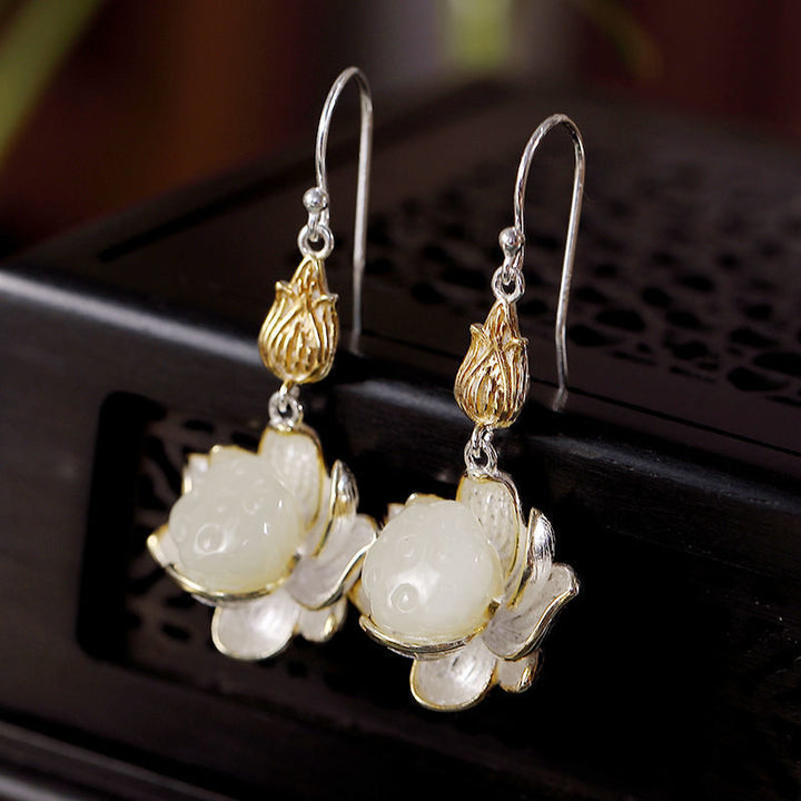 Pendientes colgantes de armonía con protección de jade blanco y Buddha Stones