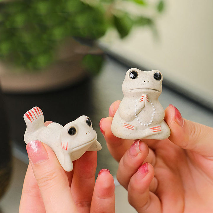 Buddha Stones Mini pequeña rana rezando cerámica riqueza prosperidad hogar té mascota estatuilla decoración