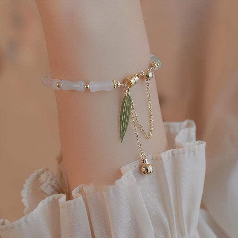 Pulsera de protección de la suerte con hojas de bambú de jade blanco hetiano chapado en oro de 14 Buddha Stones