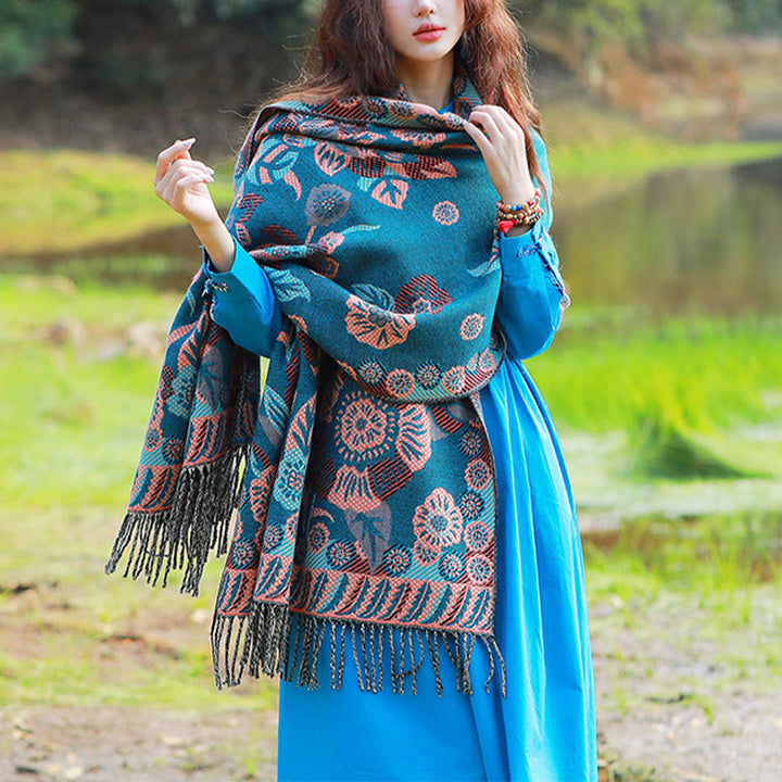 Bufanda de viaje acogedora con diseño de hojas florales y flores tibetanas de Buddha Stones