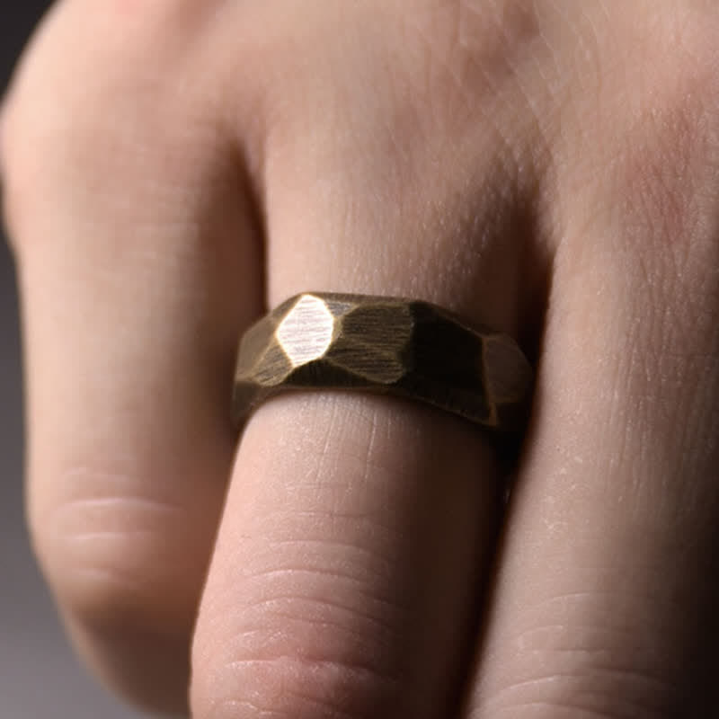 Anillo de riqueza de cobre de diseño simple tibetano con Buddha Stones